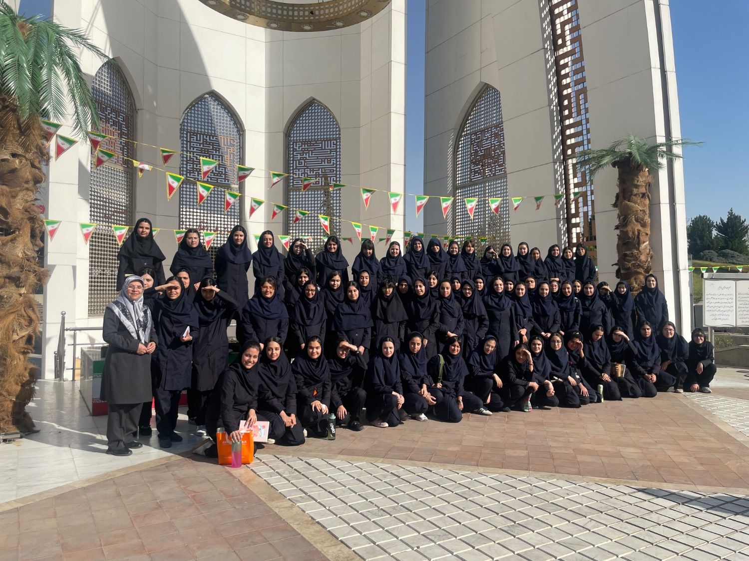 اردوی باغ موزه دفاع مقدس -1404 دبیرستان سلیمه